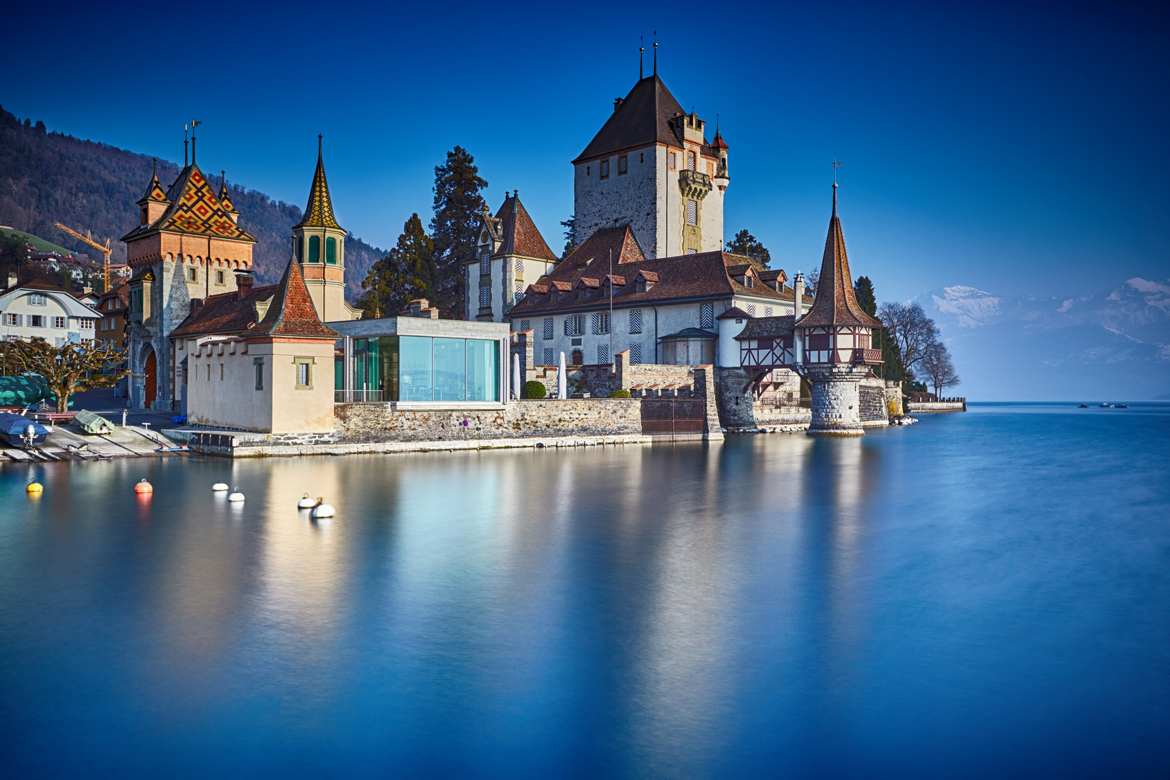 Oberhofen Castle Switzerland; Private detective costs Switzerland, private investigator rates Zurich Switzerland, detective agency fees Zurich Switzerland, private investigation costs Switzerland