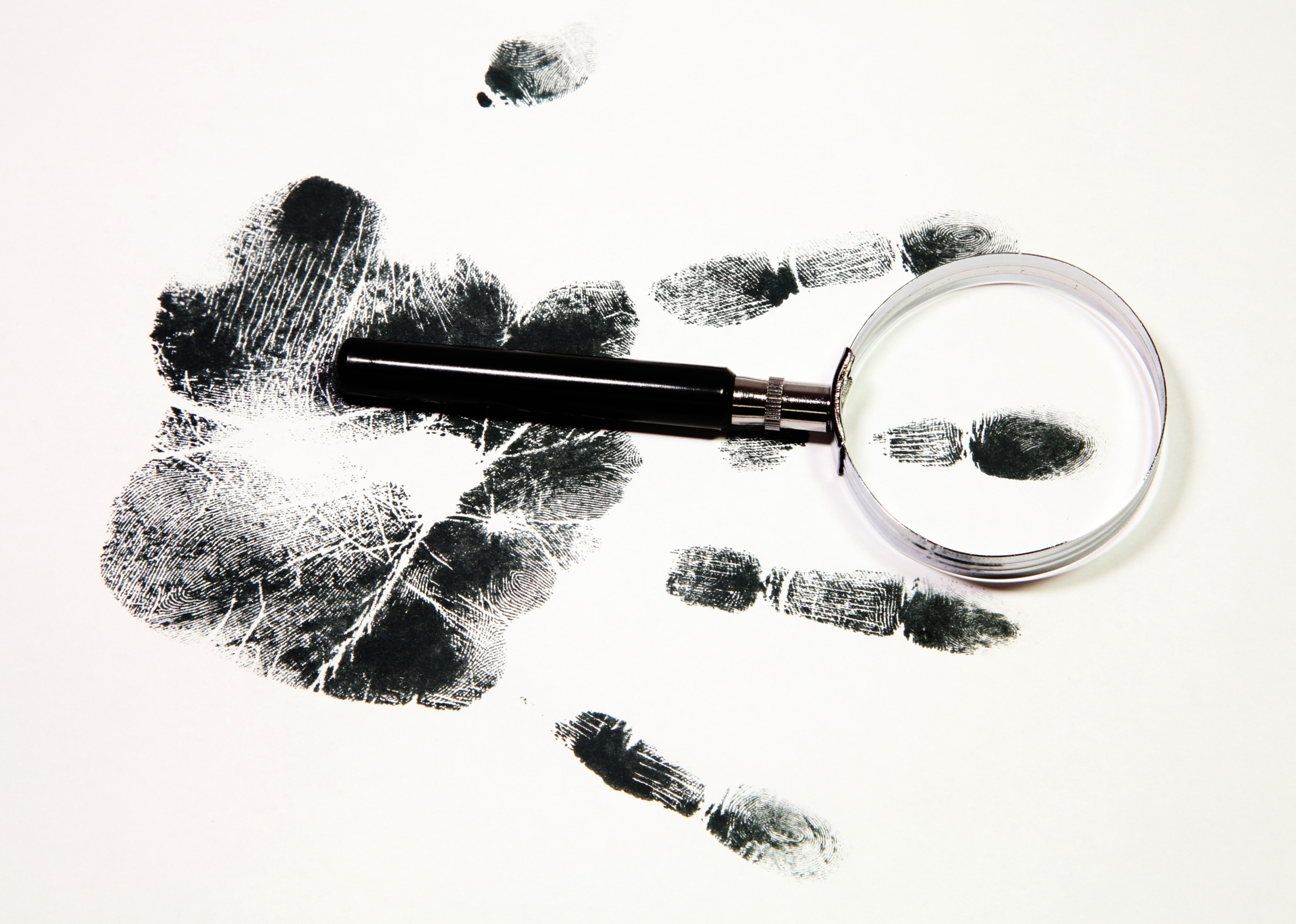 Lupe auf Handabdruck; Detektei Dietikon (Kanton Zürich), Privatdetektiv für Dietikon (Kanton Zürich), Detektiv Dietikon (Kanton Zürich), Privatdetektiv Dietikon (Kanton Zürich), Privatdetektei Dietikon (Kanton Zürich)