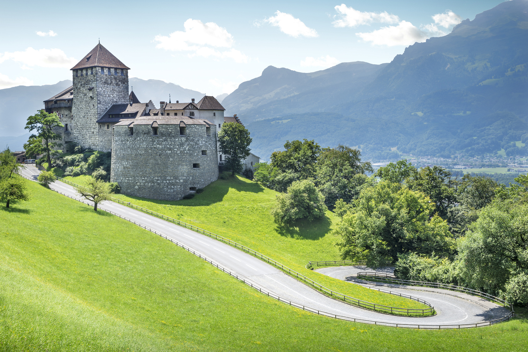 Hohenliechtenstein in Vaduz; Detektei Liechtenstein, Wirtschaftsdetektiv Liechtenstein